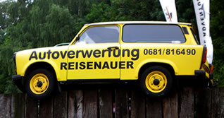 Trabi mit Aufschrift der Firma Reisenauer